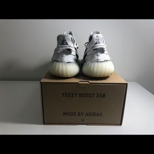 Yeezy 350 Zebra size 11
